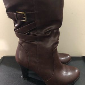 Brown short boots size 8